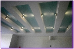 Натяжные потолки как элементы дизайна фото 38 решётка с освещением