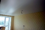 Натяжные потолки в спальне сатин  фото 14