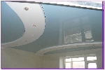 Двухуровневые натяжные потолки в зале фото 1 сочетание с гкл